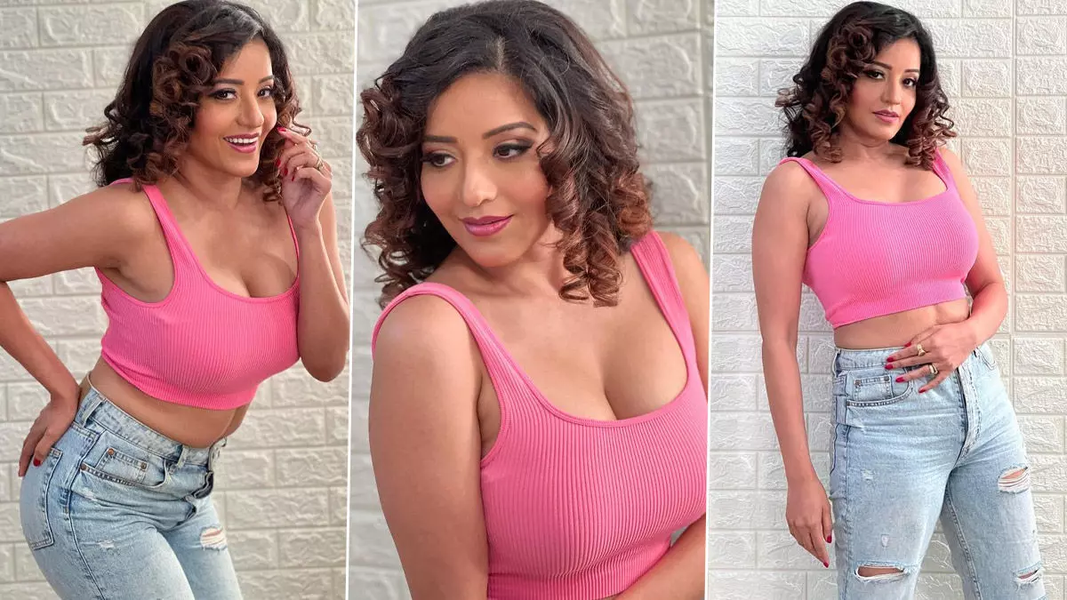 Monalisa Sexy Photos: भोजपुरी एक्ट्रेस मोनालिसा ने सेक्सी गुलाबी टॉप पहनकर पोस्ट की हॉट फोटोज, इंटरनेट पर मचाई सनसनी Monalisa Sexy Photos: भोजपुरी एक्ट्रेस मोनालिसा ने सेक्सी गुलाबी टॉप पहनकर पोस्ट की हॉट फोटोज, इंटरनेट पर मचाई सनसनी