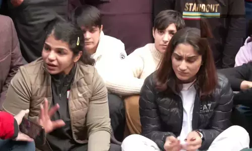 Wrestlers Protest: दिल्ली में चल रहा पहलवानों का धरना प्रदर्शन खत्म, जांच पूरी होने तक WFI के कार्यों से अलग रहेंगे बृजभूषण शरण सिंह Wrestlers Protest: दिल्ली में चल रहा पहलवानों का धरना प्रदर्शन खत्म, जांच पूरी होने तक WFI के कार्यों से अलग रहेंगे बृजभूषण शरण सिंह