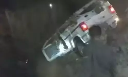 छत्तीसगढ़: प्रदेश भाजपा अध्यक्ष के काफिले में शामिल वाहन पलटा, प्रधान आरक्षक की मौत, तीन अन्य घायल छत्तीसगढ़: प्रदेश भाजपा अध्यक्ष के काफिले में शामिल वाहन पलटा, प्रधान आरक्षक की मौत, तीन अन्य घायल