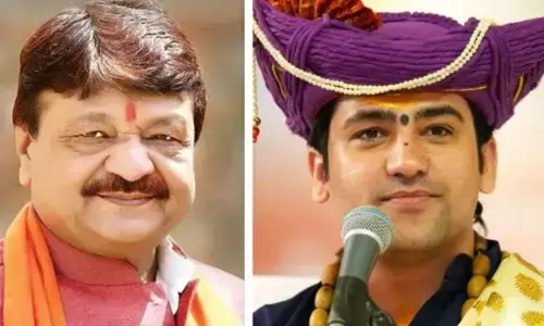 Bageshwar Dham: धीरेंद्र शास्त्री के समर्थन में आए कैलाश विजयवर्गीय, बोले- दरगाह पर क्यों नहीं उठाते सवाल Bageshwar Dham: धीरेंद्र शास्त्री के समर्थन में आए कैलाश विजयवर्गीय, बोले- दरगाह पर क्यों नहीं उठाते सवाल