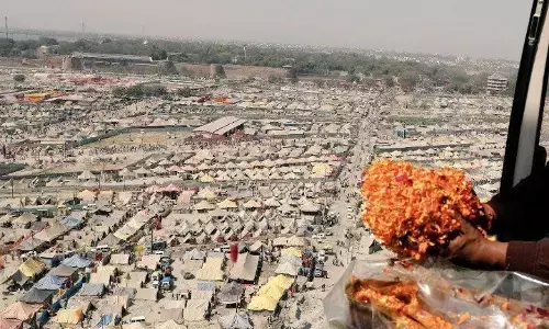 ट्विटर पर टॉप ट्रेंड हुआ मौनी अमावस्या पुष्पवर्षा, ट्विटर पर तकरीबन 14 करोड़ लोगों तक पहुंचा हैशटैग मौनी अमावस्या पुष्पवर्षा ट्विटर पर टॉप ट्रेंड हुआ मौनी अमावस्या पुष्पवर्षा, ट्विटर पर तकरीबन 14 करोड़ लोगों तक पहुंचा हैशटैग मौनी अमावस्या पुष्पवर्षा