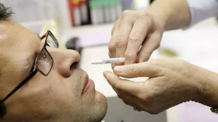 Covid Nasal Vaccine: भारत में बनी पहली कोविड नेजल वैक्सीन 26 जनवरी को होगी लॉन्च, इतने रुपये है कीमत Covid Nasal Vaccine: भारत में बनी पहली कोविड नेजल वैक्सीन 26 जनवरी को होगी लॉन्च, इतने रुपये है कीमत
