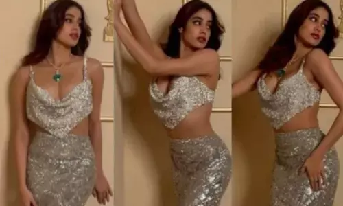 Janhvi Kapoor News: जान्हवी कपूर ने डीप नेक वाले स्कार्फ टॉप के साथ पहना लहंगा, दिए कातिलाना पोज