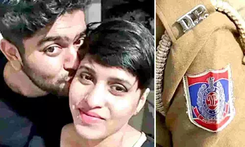 Shraddha Murder Case: рдкреБрд▓рд┐рд╕ рдиреЗ рдЖрдлрддрд╛рдм рдХреЗ рдЦрд┐рд▓рд╛рдл рддреИрдпрд╛рд░ рдХреА 3000 рдкрдиреНрдиреЛрдВ рдХреА рдЪрд╛рд░реНрдЬрд╢реАрдЯ, 100 рдЧрд╡рд╛рд╣ рдмрддрд╛рдПрдВрдЧреЗ рдкреВрд░реА рдХрд╣рд╛рдиреА Shraddha Murder Case: рдкреБрд▓рд┐рд╕ рдиреЗ рдЖрдлрддрд╛рдм рдХреЗ рдЦрд┐рд▓рд╛рдл рддреИрдпрд╛рд░ рдХреА 3000 рдкрдиреНрдиреЛрдВ рдХреА рдЪрд╛рд░реНрдЬрд╢реАрдЯ, 100 рдЧрд╡рд╛рд╣ рдмрддрд╛рдПрдВрдЧреЗ рдкреВрд░реА рдХрд╣рд╛рдиреА