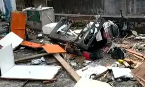 Goa Blast: मापुसा डांगुई कॉलोनी में बार के पास हुआ तेज धमाका, जांच में जुटी पुलिस