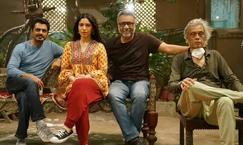 Selfiee-Afwaah: Akshay Kumar और Nawazuddin Siddiqui आमने-सामने, 24 फरवरी को सेल्फी और अफवाह के बीच क्लैश Selfiee-Afwaah: Akshay Kumar और Nawazuddin Siddiqui आमने-सामने, 24 फरवरी को सेल्फी और अफवाह के बीच क्लैश