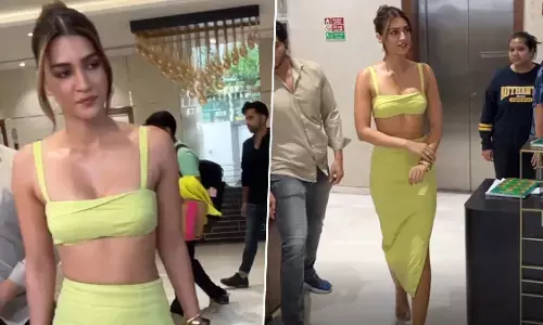 Kriti Sanon Sexy Video: Kriti Sanon ने अपने स्टनिंग अवतार से गिराई बिजली, हॉट वीडियो देख आपके उड़ जाएंगे होश