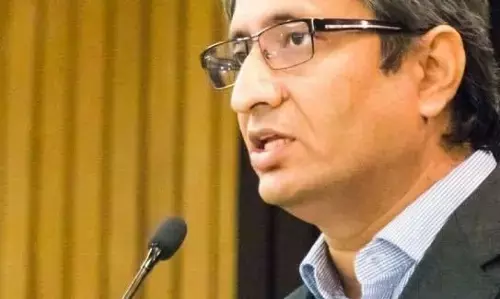जब जहाज़ थरथराया, जयपुर का भाषण याद आया, रवीश कुमार का लेख हुआ वायरल जब जहाज़ थरथराया, जयपुर का भाषण याद आया, रवीश कुमार का लेख हुआ वायरल
