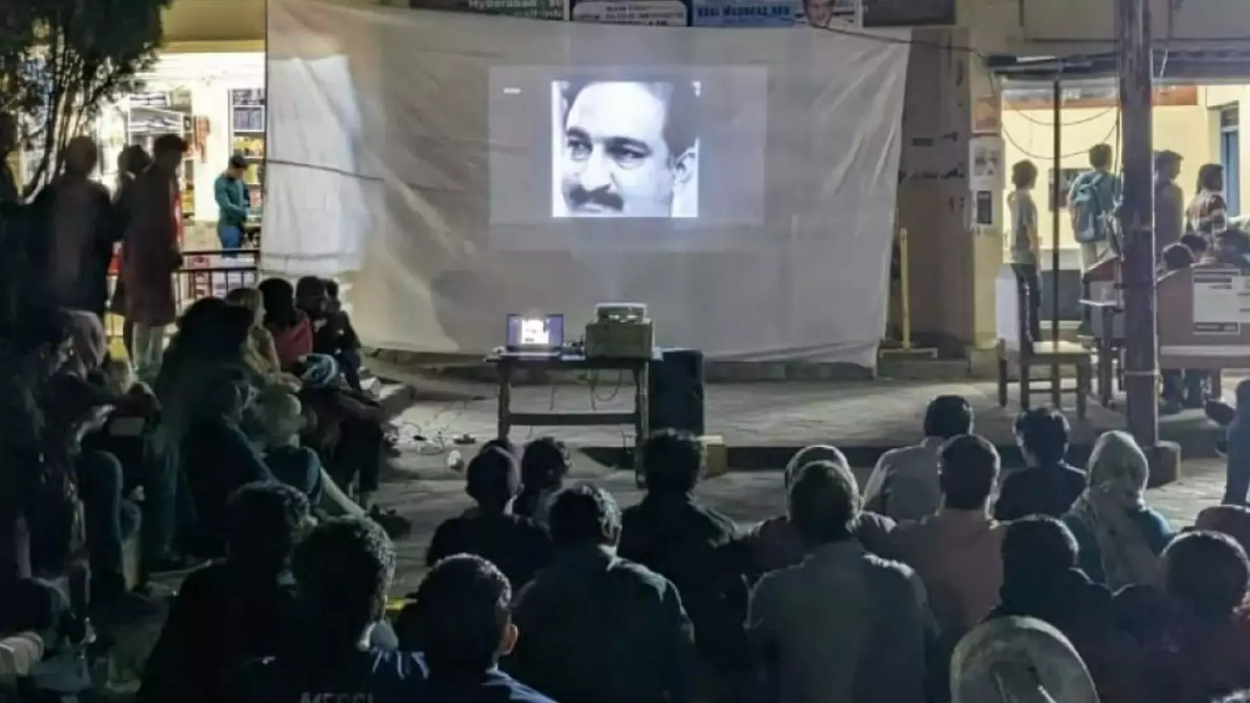 BBC Documentary: PM मोदी पर बनी BBC डॉक्यूमेंट्री की हैदराबाद यूनिवर्सिटी में हुई स्क्रीनिंग, JNU में लगी रोक BBC Documentary: PM मोदी पर बनी BBC डॉक्यूमेंट्री की हैदराबाद यूनिवर्सिटी में हुई स्क्रीनिंग, JNU में लगी रोक