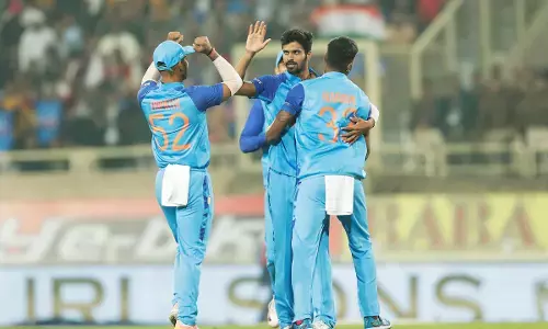 INDvsNZ 1st T20 Live Score : सुंदर का गेंद से कमाल, एक ओवर में लिए दो विकेट, स्कोर 70/2 INDvsNZ 1st T20 Live Score : सुंदर का गेंद से कमाल, एक ओवर में लिए दो विकेट, स्कोर 70/2