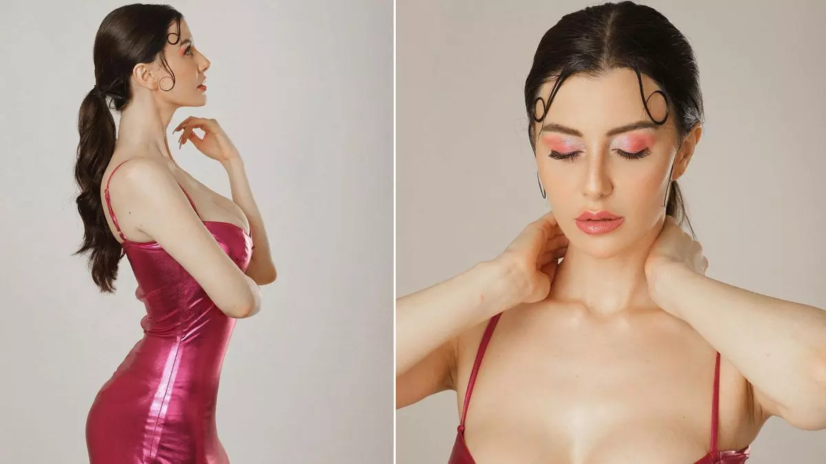 Giorgia Andriani Sexy Video: Giorgia Andriani ने रेड हॉट बॉडीकॉन ड्रेस पहन सोशल मीडिया पर लाई तबाही,सिजलिंग अवतार उड़ा देगा आपके होश Giorgia Andriani Sexy Video: Giorgia Andriani ने रेड हॉट बॉडीकॉन ड्रेस पहन सोशल मीडिया पर लाई तबाही,सिजलिंग अवतार उड़ा देगा आपके होश