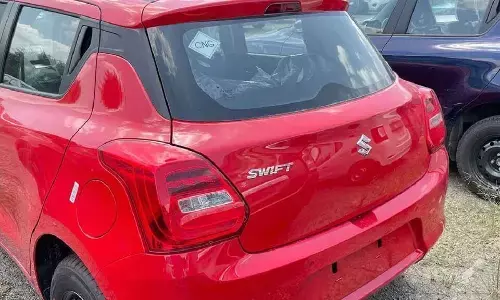 Maruti Swift सीएनजी पर पहली बार मिल रहा फाड़ू ऑफर, एक लाख रुपये से कम में लाएं चमचमाती गाड़ी Maruti Swift सीएनजी पर पहली बार मिल रहा फाड़ू ऑफर, एक लाख रुपये से कम में लाएं चमचमाती गाड़ी