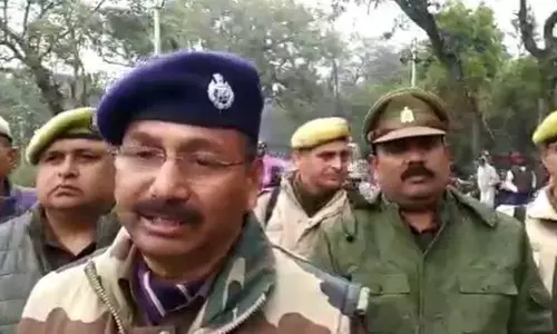 Etah News: डबल मर्डर से मचा हड़कंप, पति पत्नी की चाकू से गोदकर हत्या, मासूम को भी नहीं बखसा