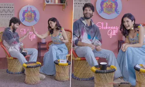Desi Vibes With Shehnaaz Gill: Shehnaaz Gill ने Shahid Kapoor के साथ की जमकर मस्ती, तस्वीरें देख आप भी हो जाएंगे खुश Desi Vibes With Shehnaaz Gill: Shehnaaz Gill ने Shahid Kapoor के साथ की जमकर मस्ती, तस्वीरें देख आप भी हो जाएंगे खुश