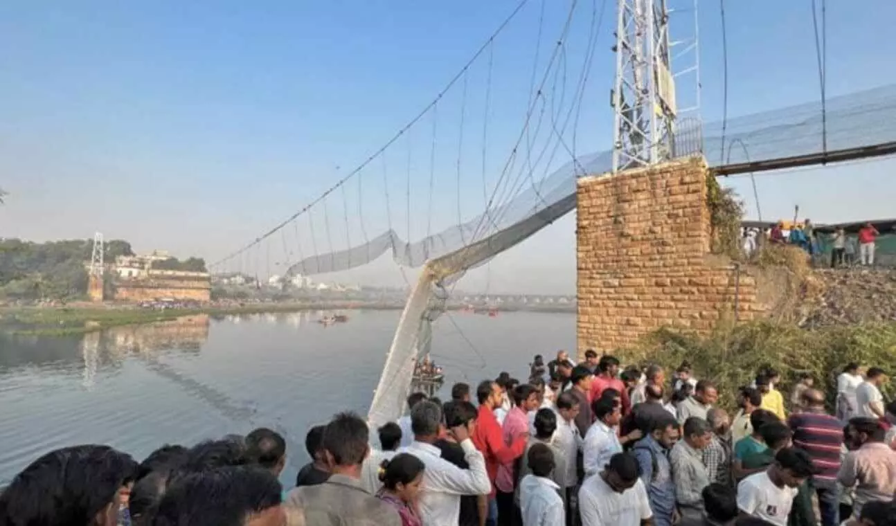Morbi Bridge Collapse : मोरबी ब्रिज हादसे में आरोपी ओरेवा ग्रुप के जयसुख पटेल ने कोर्ट में सरेंडर किया, भेजे गए जेल