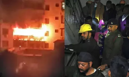 Dhanbad Fire : धनबाद अग्निकांड में 14 की दर्दनाक मौत, बिल्डिंग के अंदर का मंजर देख फायर बिग्रेड की टीम के सदस्यों की आंखें भी हो गईं नम... Dhanbad Fire : धनबाद अग्निकांड में 14 की दर्दनाक मौत, बिल्डिंग के अंदर का मंजर देख फायर बिग्रेड की टीम के सदस्यों की आंखें भी हो गईं नम...