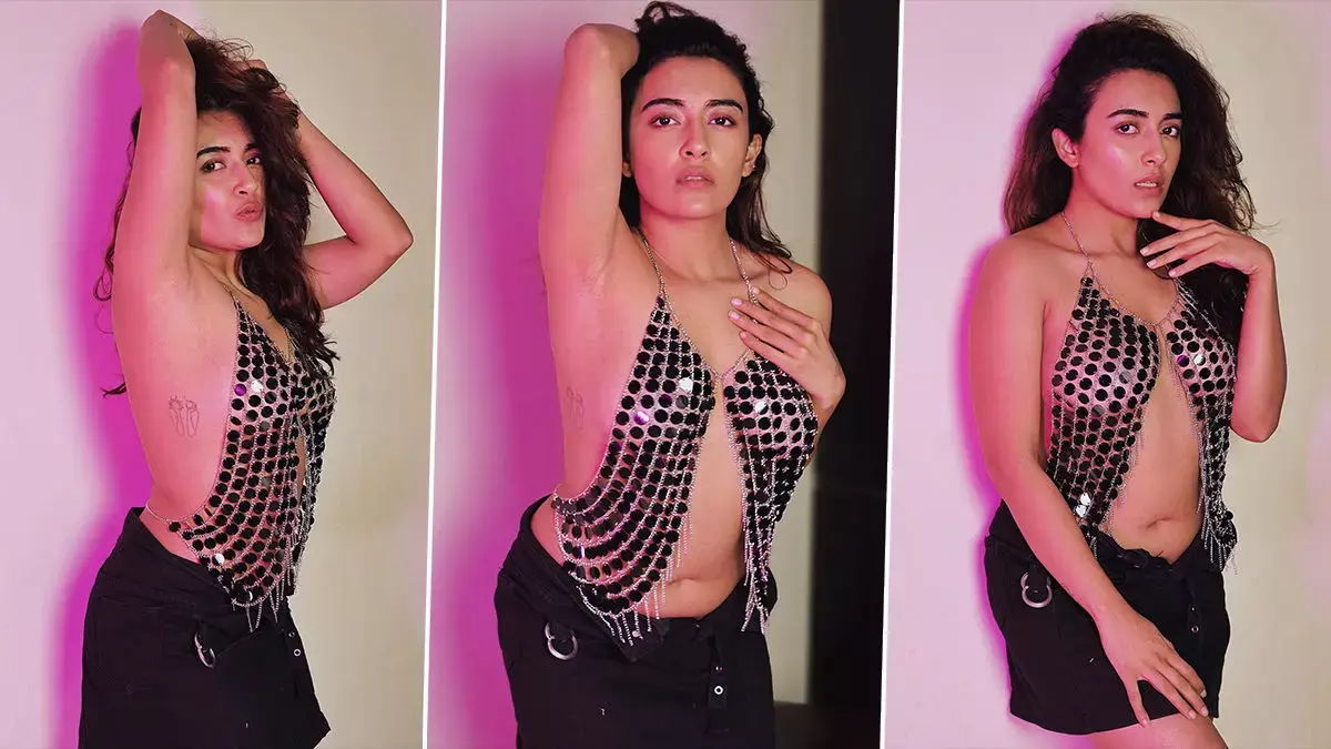 Jinal Joshi Sexy Video: एक्ट्रेस Jinal Joshi ने ब्रालेस होकर दिए सेक्सी पोज, एक्ट्रेस की हॉटनेस ने बढ़ाया सोशल मीडिया का तापमान