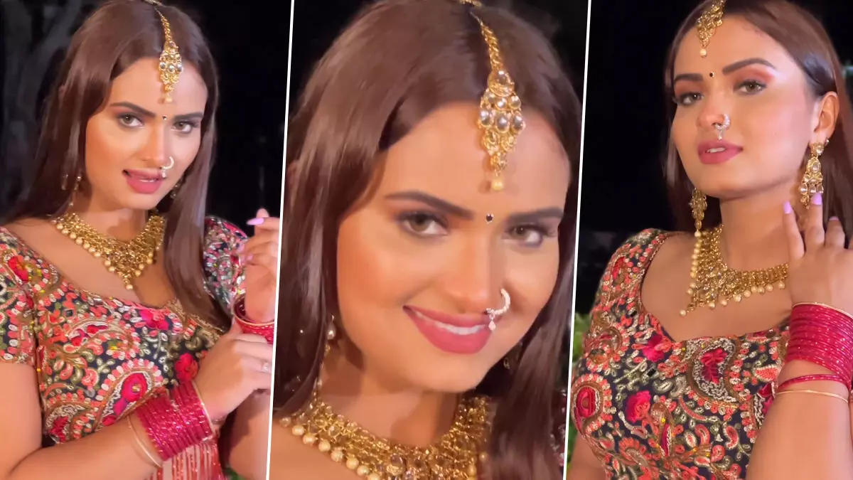 Neelam Giri Hot Video: भोजपुरी हसीना नीलम गिरी ने कातिलाना अंदाज से फैंस के दिलों पर ढाया कहर, फैंस हुए दंग Neelam Giri Hot Video: भोजपुरी हसीना नीलम गिरी ने कातिलाना अंदाज से फैंस के दिलों पर ढाया कहर, फैंस हुए दंग
