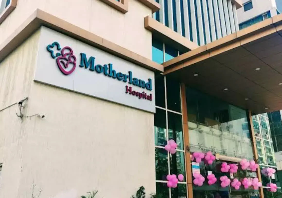 नोएडा : नामी स्कूल की शिक्षिका ने सातवीं मंजिल से कूदकर की खुदकुशी