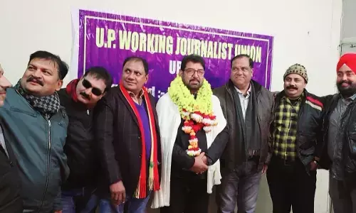 UP के पत्रकार संघ ने आईफा के राष्ट्रीय संयोजक व किसान नेता डा. राजाराम त्रिपाठी का किया सम्मान, वरिष्ठ पत्रकारों का दल आएगा कोंडागांव UP के पत्रकार संघ ने आईफा के राष्ट्रीय संयोजक व किसान नेता डा. राजाराम त्रिपाठी का किया सम्मान, वरिष्ठ पत्रकारों का दल आएगा कोंडागांव
