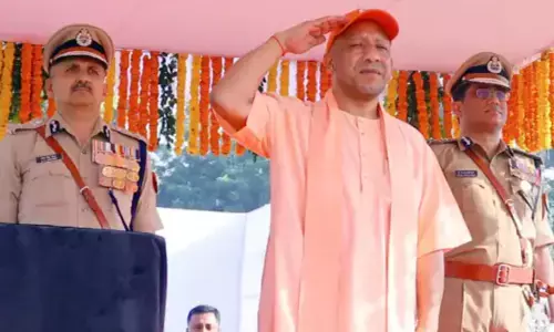 योगी सरकार का फरमान, यूपी में पुलिस वाले नहीं चला सकेंगे फेसबुक-इंस्टाग्राम, जारी की नई पॉलिसी योगी सरकार का फरमान, यूपी में पुलिस वाले नहीं चला सकेंगे फेसबुक-इंस्टाग्राम, जारी की नई पॉलिसी