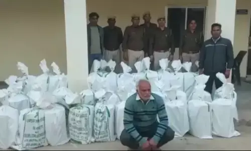 PM Modi: प्रधानमंत्री नरेंद्र मोदी के दौसा दौरे से पहले पकड़ा गया 1000 किलो विस्फोटक, आरोपी गिरफ्तार PM Modi: प्रधानमंत्री नरेंद्र मोदी के दौसा दौरे से पहले पकड़ा गया 1000 किलो विस्फोटक, आरोपी गिरफ्तार