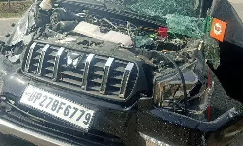 अल्हागंज में भीषण हादसा: स्कॉर्पियो ने खाये पांच पलटे,एक गम्भीर घायल अल्हागंज में भीषण हादसा: स्कॉर्पियो ने खाये पांच पलटे,एक गम्भीर घायल