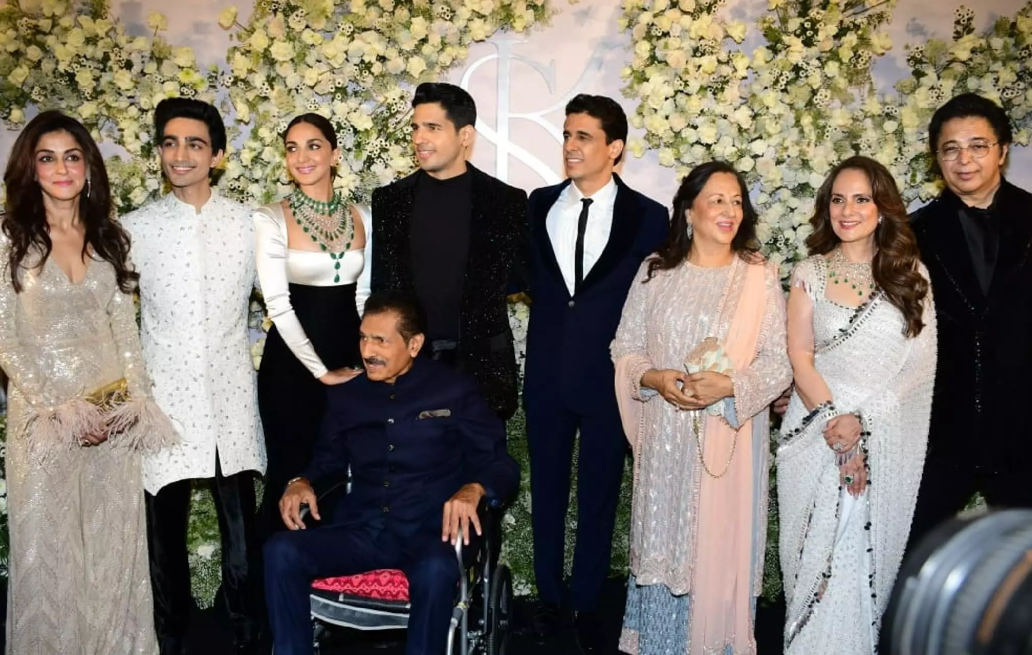 Sidharth-Kiara Wedding Reception: सोशल मीडिया पर छाए सिड-कियारा, कपल के मुंबई रिसेप्शन की फोटोज वायरल