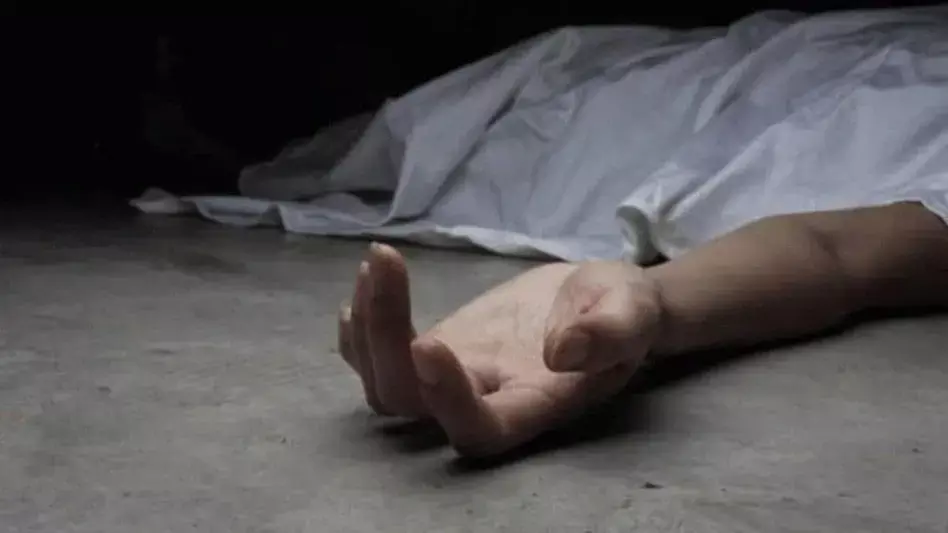 हापुड़ में सिपाही ने गोली मारकर की आत्महत्या हापुड़ में सिपाही ने गोली मारकर की आत्महत्या