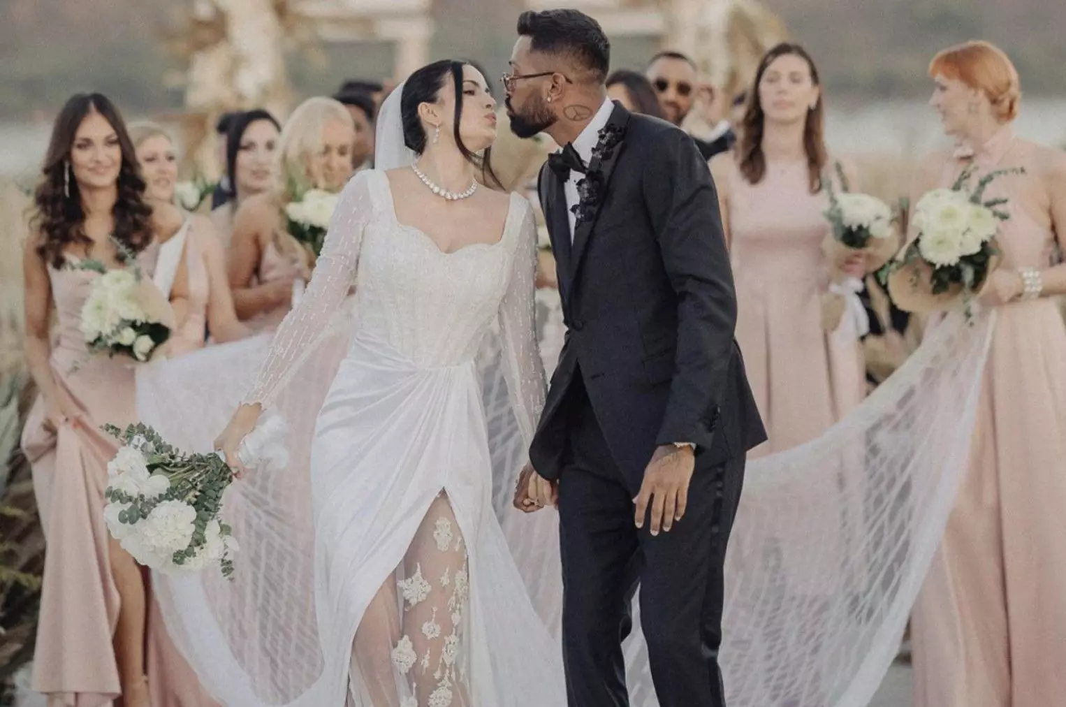 Hardik-Natasha Wedding: वैलेंटाइन डे पर हार्दिक-नताशा ने की शादी, सामने आई पहली फोटो