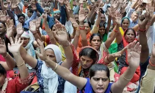 рдпреВрдкреА рдореЗрдВ 60 рд╕рд╛рд▓ рдореЗрдВ рд╕реЗрд╡рд╛рдирд┐рд╡реГрддреНрдд рд╣реЛрдВрдЧреЗ рд╢рд┐рдХреНрд╖рд╛рдорд┐рддреНрд░ рдЬрдмрдХрд┐ рд╢рд┐рдХреНрд╖рдХ 62 рд╕рд╛рд▓ рдкреЭрд╛рдПрдВрдЧреЗ, рджреЛрд╣рд░рд╛ рдорд╛рдирджрдВрдб рдХреНрдпреЛрдВ? рдпреВрдкреА рдореЗрдВ 60 рд╕рд╛рд▓ рдореЗрдВ рд╕реЗрд╡рд╛рдирд┐рд╡реГрддреНрдд рд╣реЛрдВрдЧреЗ рд╢рд┐рдХреНрд╖рд╛рдорд┐рддреНрд░ рдЬрдмрдХрд┐ рд╢рд┐рдХреНрд╖рдХ 62 рд╕рд╛рд▓ рдкреЭрд╛рдПрдВрдЧреЗ, рджреЛрд╣рд░рд╛ рдорд╛рдирджрдВрдб рдХреНрдпреЛрдВ?