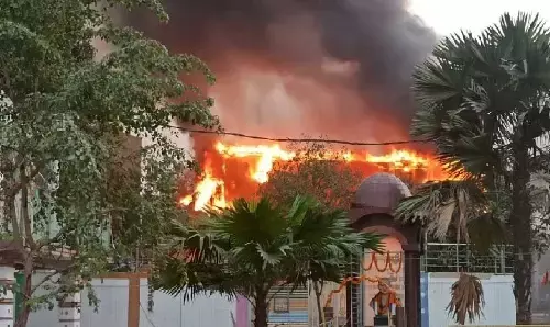 पटना गोलीकांड में दो युवकों की मौत से आक्रोशित ग्रामीणों ने फूंका आरोपी का घर और गोदाम