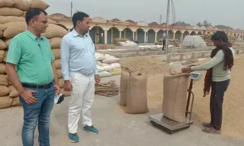 2 महीने बीत जाने के बाद भी किसानों को नहीं मिल रहा है सरकारी धान केंद्र से उनकी उपज का मूल्य 2 महीने बीत जाने के बाद भी किसानों को नहीं मिल रहा है सरकारी धान केंद्र से उनकी उपज का मूल्य