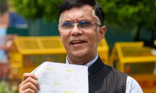 रायपुर अधिवेशन मैं भाग लेने जा रहे कोग्रेस नेता पवन खेड़ा गिरफ्तार!! रायपुर अधिवेशन मैं भाग लेने जा रहे कोग्रेस नेता पवन खेड़ा गिरफ्तार!!