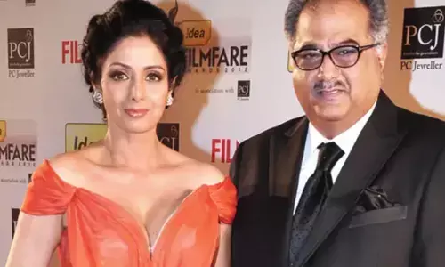 Sridevi Last Picture : मौत के 5 साल बाद दिखी श्रीदेवी की आखिरी फोटो, पति बोनी कपूर ने की शेयर Sridevi Last Picture : मौत के 5 साल बाद दिखी श्रीदेवी की आखिरी फोटो, पति बोनी कपूर ने की शेयर