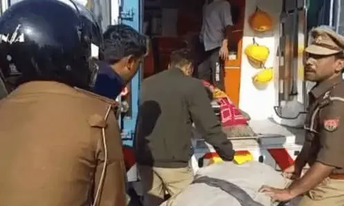 Ayodhya Breaking News: अयोध्या में 2 सड़क हादसे, 4 की मौत, 5 घायल Ayodhya Breaking News: अयोध्या में 2 सड़क हादसे, 4 की मौत, 5 घायल