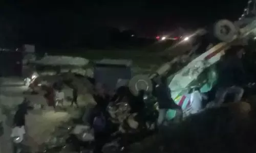 рдордзреНрдпрдкреНрд░рджреЗрд╢ рдХреЗ рд╕реАрдзреА рдЬрд┐рд▓реЗ рдореЗрдВ рд╣рд╛рджрд╕рд╛, рдмрд╕-рдЯреНрд░рдХ рдХреА рднрд┐рдбрд╝рдВрдд рдореЗрдВ 12 рдХреА рдореМрдд 50 рдШрд╛рдпрд▓ рдордзреНрдпрдкреНрд░рджреЗрд╢ рдХреЗ рд╕реАрдзреА рдЬрд┐рд▓реЗ рдореЗрдВ рд╣рд╛рджрд╕рд╛, рдмрд╕-рдЯреНрд░рдХ рдХреА рднрд┐рдбрд╝рдВрдд рдореЗрдВ 12 рдХреА рдореМрдд 50 рдШрд╛рдпрд▓