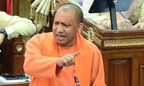 प्रयागराज की घटना पर विधानसभा में बोले सीएम योगी, माफियाओं को मिट्टी में मिला दूंगा सपा ने पाले अपराधी-माफिया प्रयागराज की घटना पर विधानसभा में बोले सीएम योगी, माफियाओं को मिट्टी में मिला दूंगा सपा ने पाले अपराधी-माफिया