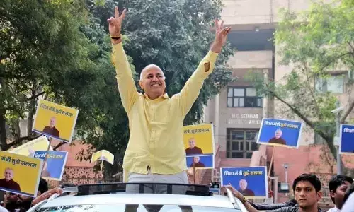 LIVE : सिसोदिया CBI दफ्तर के लिए रवाना, रोड शो में बोले- बच्चों पढ़ाई करना वरना तुम्हारा चाचा जेल में खाना नहीं खाएगा LIVE : सिसोदिया CBI दफ्तर के लिए रवाना, रोड शो में बोले- बच्चों पढ़ाई करना वरना तुम्हारा चाचा जेल में खाना नहीं खाएगा