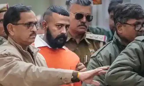 दिल्ली: जेल में बंद महाठग सुकेश चंद्रशेखर ने फिर फोड़ा चिठ्ठी बम, उपराज्यपाल को लिखे पत्र में अधिकारियों पर लगाए ये आरोप दिल्ली: जेल में बंद महाठग सुकेश चंद्रशेखर ने फिर फोड़ा चिठ्ठी बम, उपराज्यपाल को लिखे पत्र में अधिकारियों पर लगाए ये आरोप