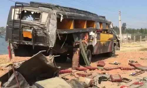 हरियाणा में बड़ा हादसा : अंबाला में ट्रक और बस में टक्कर, 7 की मौत, 4 घायल हरियाणा में बड़ा हादसा : अंबाला में ट्रक और बस में टक्कर, 7 की मौत, 4 घायल