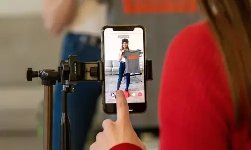 Facebook Reel : फेसबुक पर रील्स बनाने वालों के लिए Good News, अब बना सकेंगे लंबी रील्स, कई मजेदार फीचर्स भी जुड़े Facebook Reel : फेसबुक पर रील्स बनाने वालों के लिए Good News, अब बना सकेंगे लंबी रील्स, कई मजेदार फीचर्स भी जुड़े