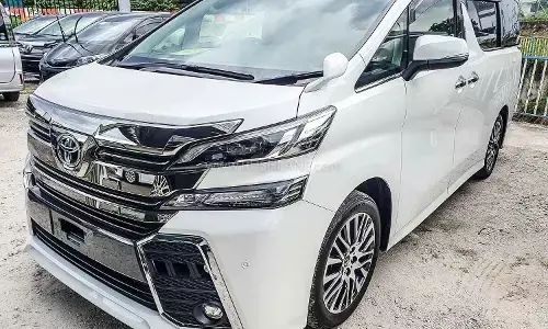 Toyota velfire के फीचर्स और डिज़ाइन ने किया सबको अपना दीवाना, review Toyota velfire के फीचर्स और डिज़ाइन ने किया सबको अपना दीवाना, review