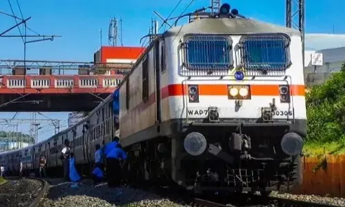 जाने दसवीं पास कैसे बन सकते हैं लोको पायलट, क्या होनी चाहिए एलिजिबिलिटी, किस तरह मिलेगी नौकरी, करना होगा यह काम जाने दसवीं पास कैसे बन सकते हैं लोको पायलट, क्या होनी चाहिए एलिजिबिलिटी, किस तरह मिलेगी नौकरी, करना होगा यह काम