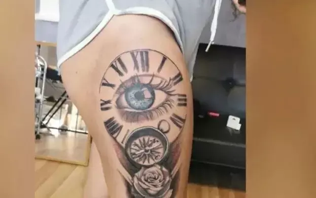 महिला ने ऐसी जगह बनवाया टैटू, की होना पड़ा अस्पताल में भर्ती, टैटू बनवाना पड़ा महिला को भारी महिला ने ऐसी जगह बनवाया टैटू, की होना पड़ा अस्पताल में भर्ती, टैटू बनवाना पड़ा महिला को भारी