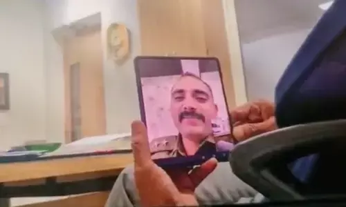 यूपी में आईपीएस का वीडियो वायरल, 10 लाख से 25 लाख की बात हो रही है, देखिए पूरा वीडियो यूपी में आईपीएस का वीडियो वायरल, 10 लाख से 25 लाख की बात हो रही है, देखिए पूरा वीडियो