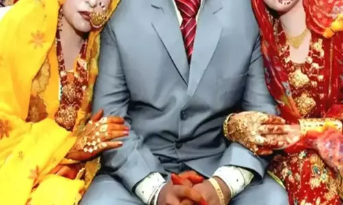 MP गजब है.. दो पत्नियों के बीच अनोखा समझौता, हफ्ते में 3-3 दिन के लिए बंटा पति, संडे को चलेगी उसकी मर्जी? MP गजब है.. दो पत्नियों के बीच अनोखा समझौता, हफ्ते में 3-3 दिन के लिए बंटा पति, संडे को चलेगी उसकी मर्जी?