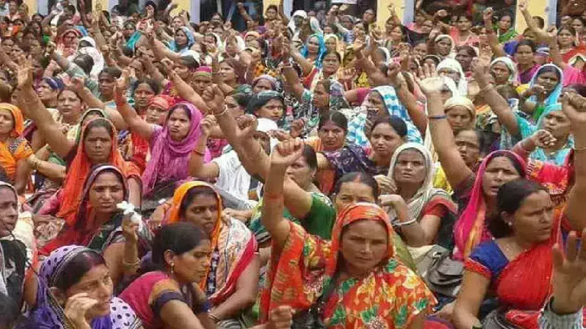 राजस्थान सरकार की तरह यूपी सरकार शिक्षा मित्रों का निकाले हल