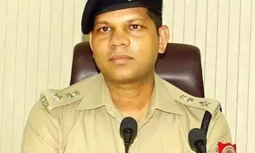 एसएसपी ने चार्ज लेते हीकिया ऐलान, सुधर जाएं रिश्वतखोर कामचोर और हेकड़ पुलिस कर्मी, मचा हड़कंप एसएसपी ने चार्ज लेते हीकिया ऐलान, सुधर जाएं रिश्वतखोर कामचोर और हेकड़ पुलिस कर्मी, मचा हड़कंप