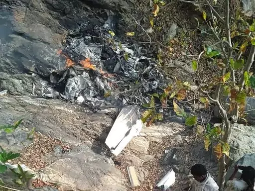 अभी अभी मध्यप्रदेश के बालाघाट में चार्टर प्लेन क्रैश, दोनों पायलट की दर्दनाक मौत